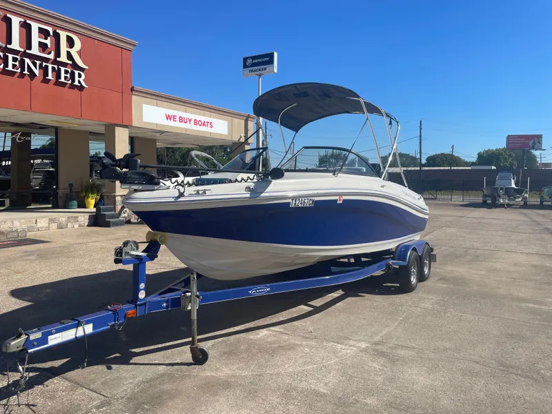 Slide: The Image of Tahoe 550 TF 2016 - 3