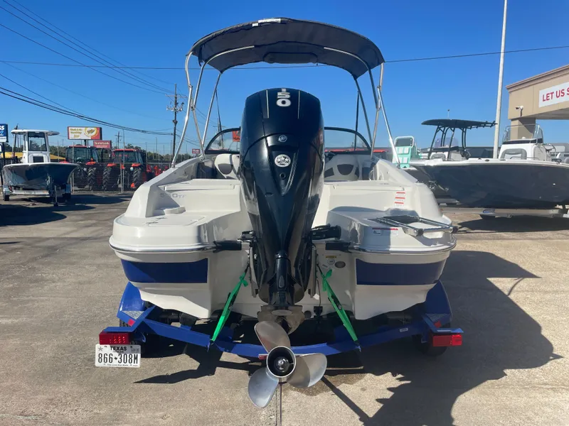 Slide: The Image of Tahoe 550 TF 2016 - 8