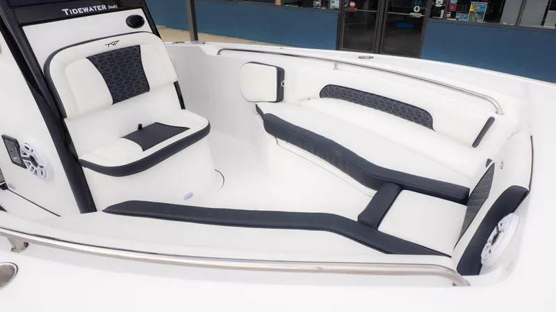 Slide: The Image of Tidewater 232 CC Adventure 2026 - 20