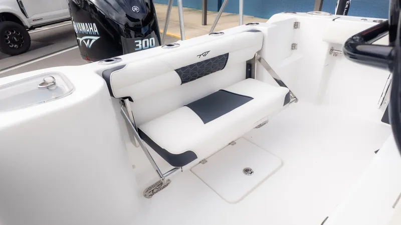 Slide: The Image of Tidewater 232 CC Adventure 2026 - 9