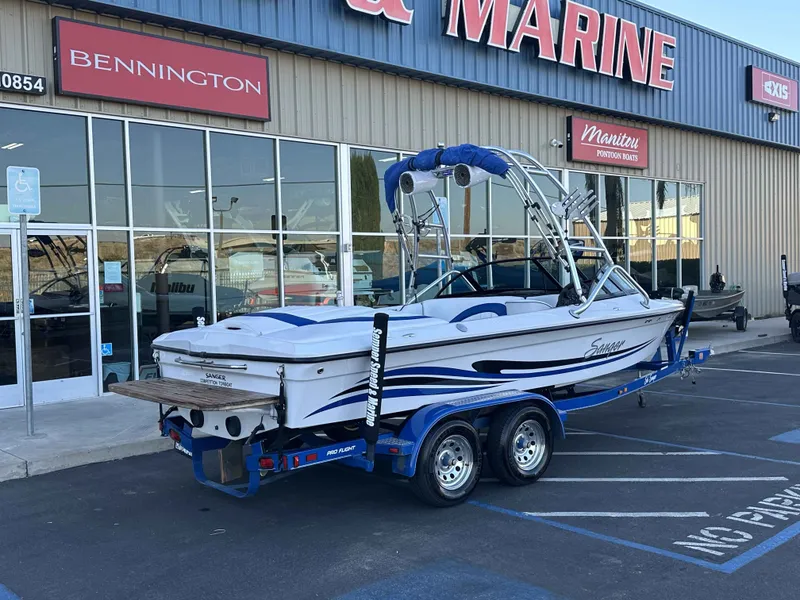 Slide: The Image of Sanger V-210 2004 - 3