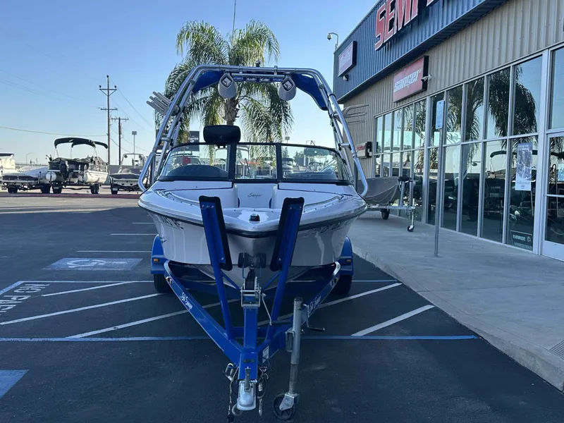 Slide: The Image of Sanger V-210 2004 - 5