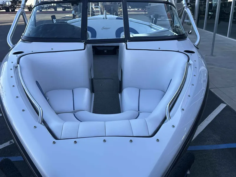 Slide: The Image of Sanger V-210 2004 - 6