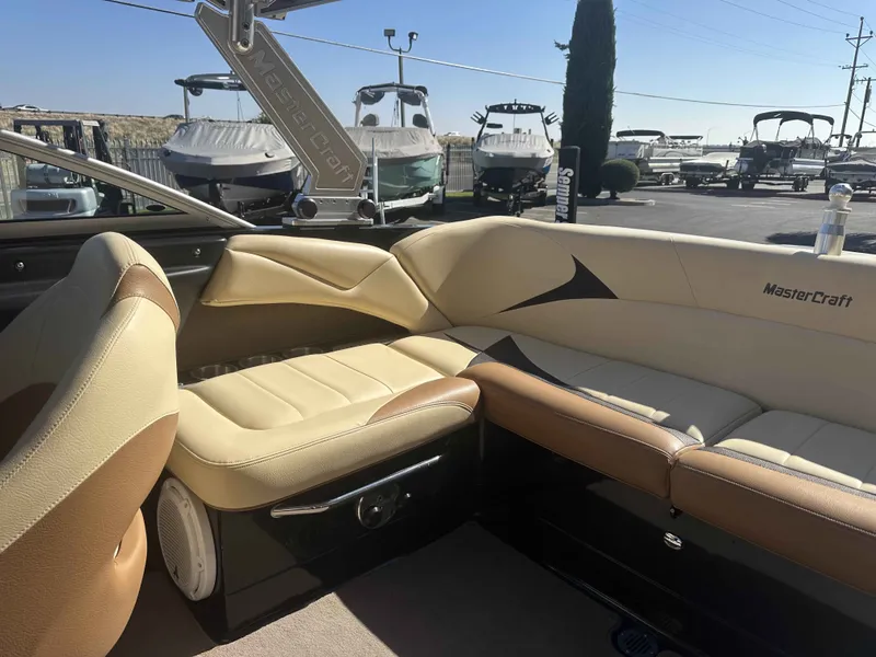 Slide: The Image of MasterCraft X-2 2008 - 10