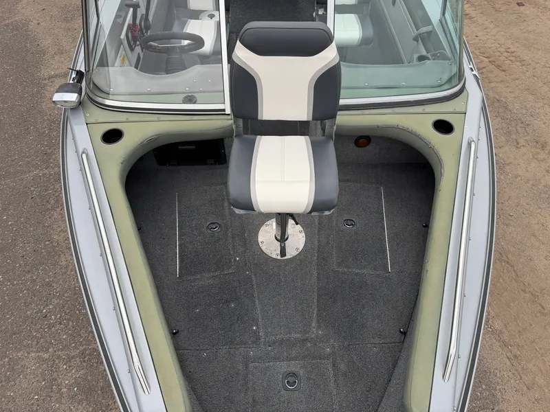 Slide: The Image of Lund 1850 Tyee Gran Sport 2000 - 10