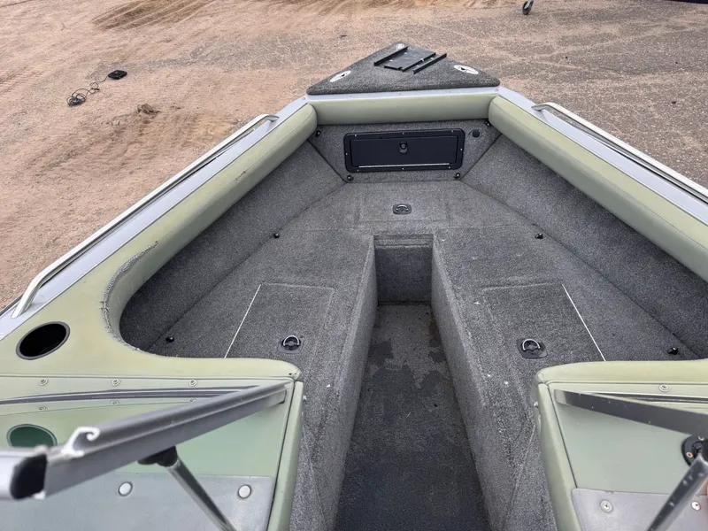 Slide: The Image of Lund 1850 Tyee Gran Sport 2000 - 12