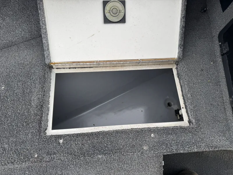 Slide: The Image of Lund 1850 Tyee Gran Sport 2000 - 17