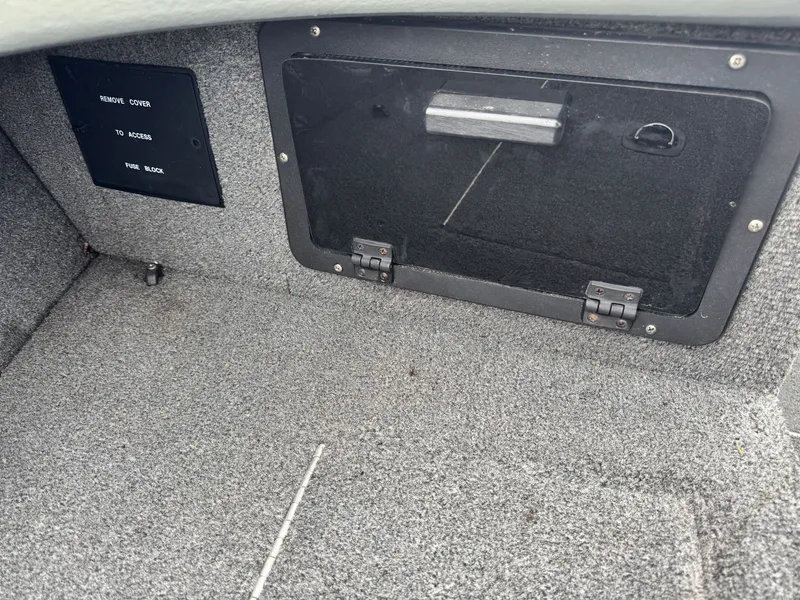 Slide: The Image of Lund 1850 Tyee Gran Sport 2000 - 18