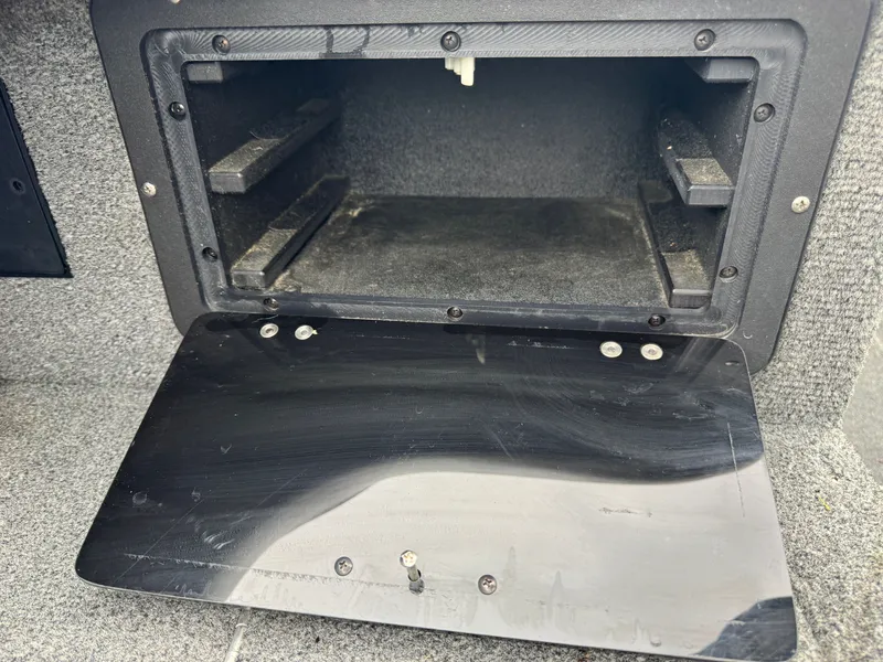 Slide: The Image of Lund 1850 Tyee Gran Sport 2000 - 19