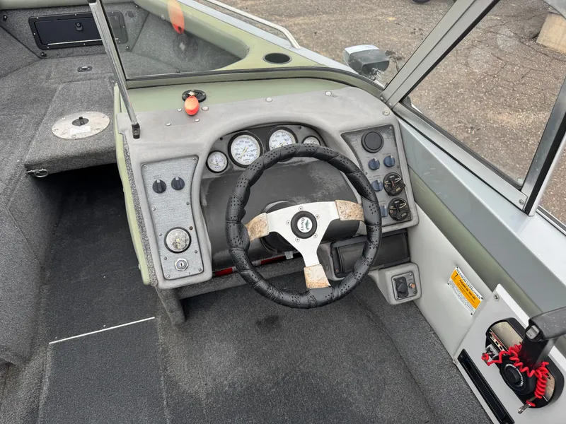 Slide: The Image of Lund 1850 Tyee Gran Sport 2000 - 21