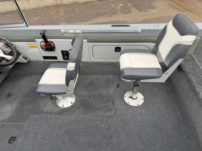 Slide: The Image of Lund 1850 Tyee Gran Sport 2000 - 27