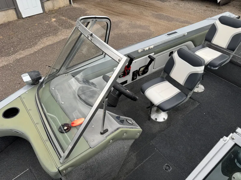 Slide: The Image of Lund 1850 Tyee Gran Sport 2000 - 29