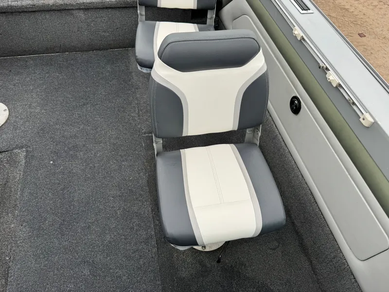 Slide: The Image of Lund 1850 Tyee Gran Sport 2000 - 34