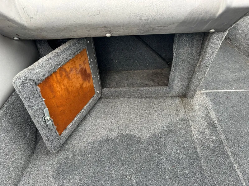 Slide: The Image of Lund 1850 Tyee Gran Sport 2000 - 37