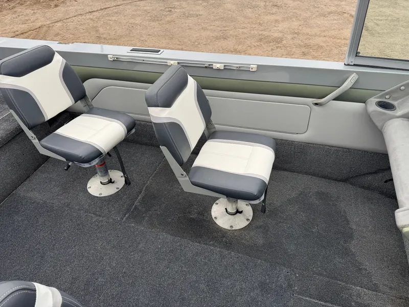 Slide: The Image of Lund 1850 Tyee Gran Sport 2000 - 38