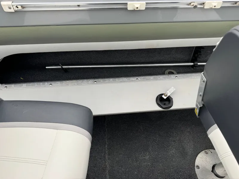 Slide: The Image of Lund 1850 Tyee Gran Sport 2000 - 39