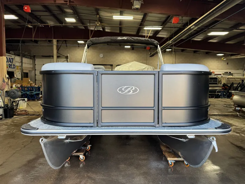 Slide: The Image of Bentley Pontoons 180 LE Cruise Pontoon & Honda 4-Stroke EFI 2026 - 14