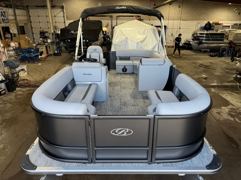 Slide: The Image of Bentley Pontoons 180 LE Cruise Pontoon & Honda 4-Stroke EFI 2026 - 15