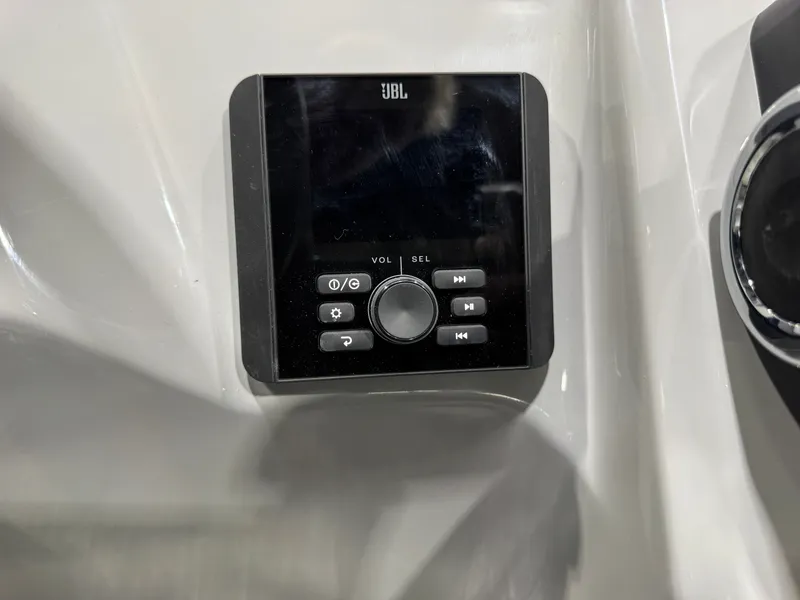 Slide: The Image of Bentley Pontoons 180 LE Cruise Pontoon & Honda 4-Stroke EFI 2026 - 31