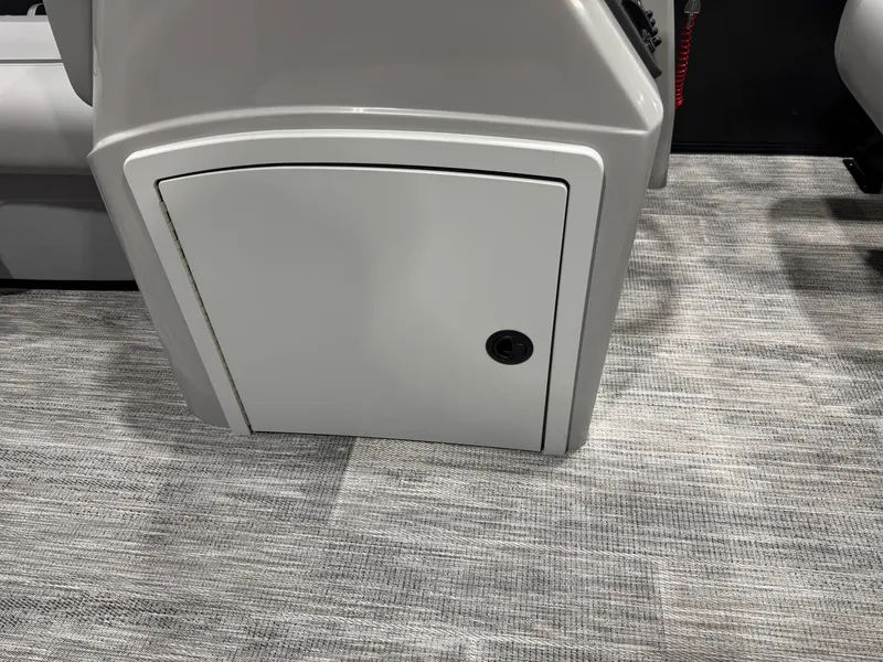 Slide: The Image of Bentley Pontoons 180 LE Cruise Pontoon & Honda 4-Stroke EFI 2026 - 33