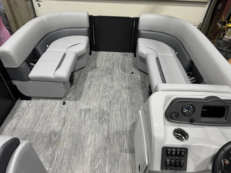 Slide: The Image of Bentley Pontoons 180 LE Cruise Pontoon & Honda 4-Stroke EFI 2026 - 34