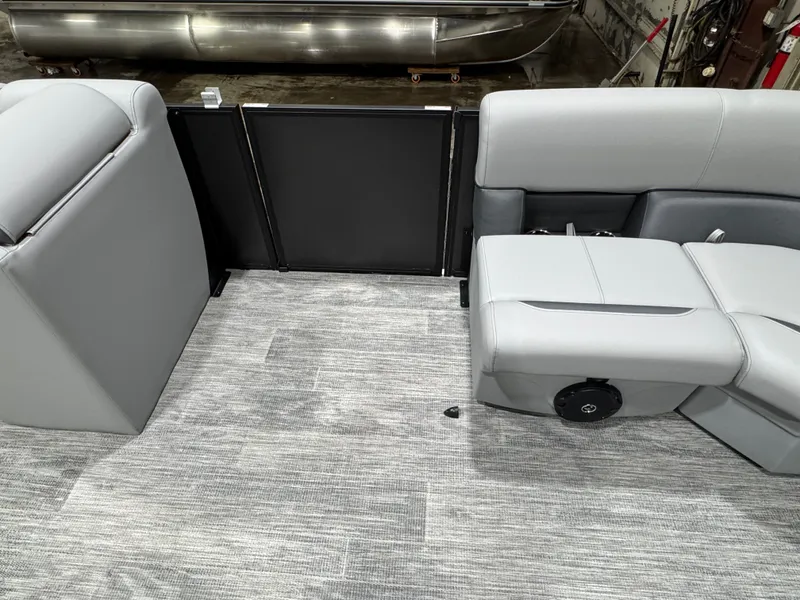 Slide: The Image of Bentley Pontoons 180 LE Cruise Pontoon & Honda 4-Stroke EFI 2026 - 37