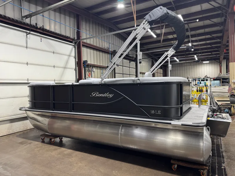 Slide: The Image of Bentley Pontoons 180 LE Cruise Pontoon & Honda 4-Stroke EFI 2026 - 4