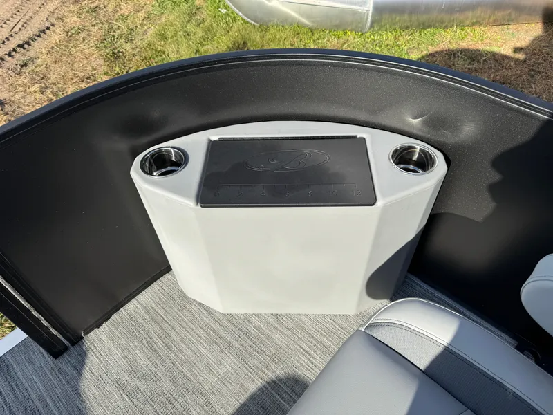 Slide: The Image of Bentley Pontoons Foward Fish 220 Swingback Pontoon & Honda 4-Stroke EFI 2026 - 12