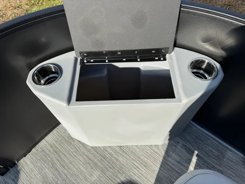 Slide: The Image of Bentley Pontoons Foward Fish 220 Swingback Pontoon & Honda 4-Stroke EFI 2026 - 13