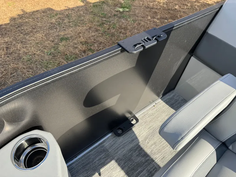 Slide: The Image of Bentley Pontoons Foward Fish 220 Swingback Pontoon & Honda 4-Stroke EFI 2026 - 14