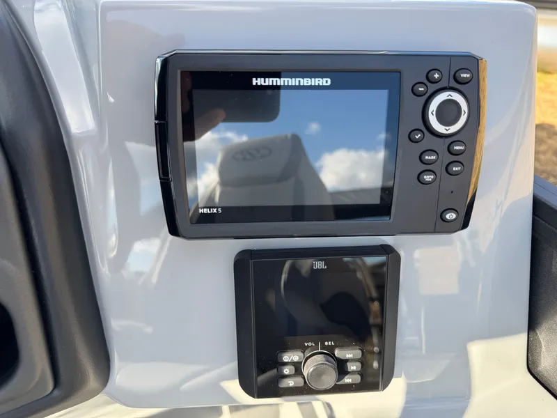 Slide: The Image of Bentley Pontoons Foward Fish 220 Swingback Pontoon & Honda 4-Stroke EFI 2026 - 26