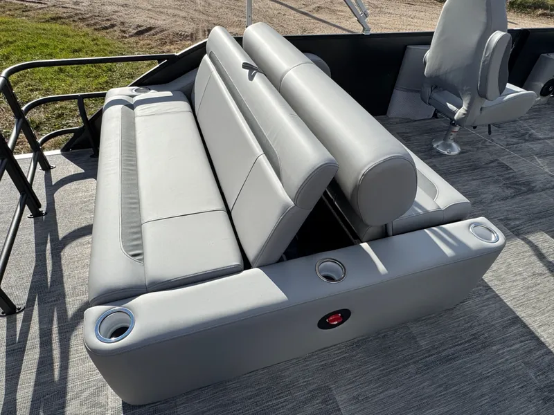 Slide: The Image of Bentley Pontoons Foward Fish 220 Swingback Pontoon & Honda 4-Stroke EFI 2026 - 33
