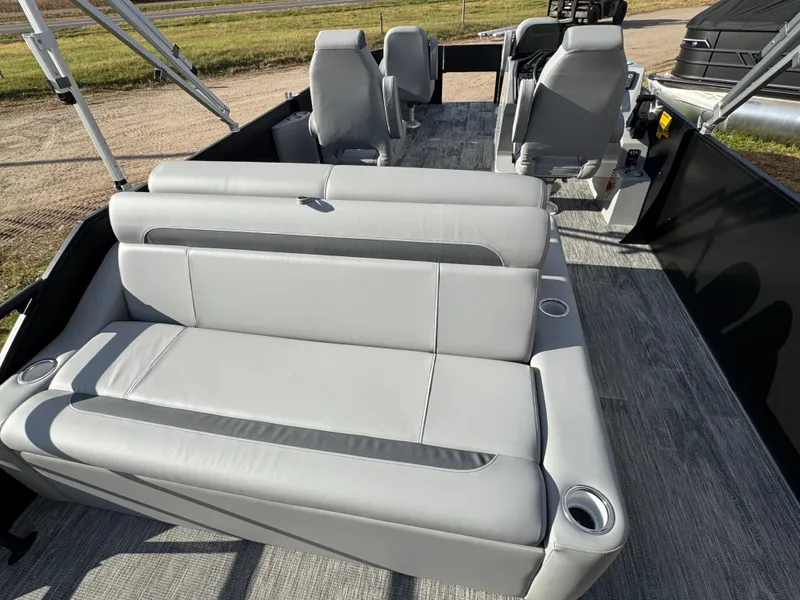 Slide: The Image of Bentley Pontoons Foward Fish 220 Swingback Pontoon & Honda 4-Stroke EFI 2026 - 34