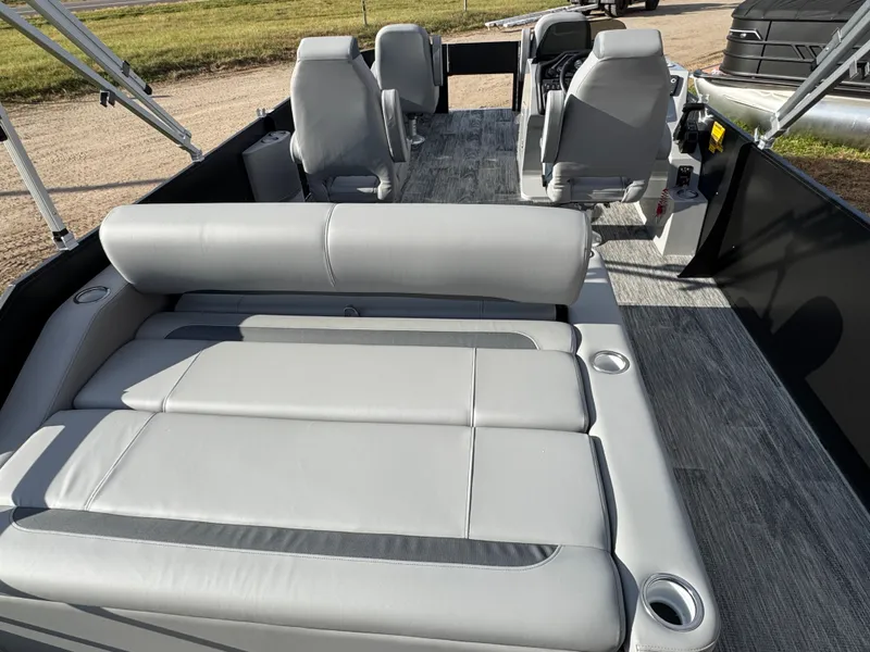 Slide: The Image of Bentley Pontoons Foward Fish 220 Swingback Pontoon & Honda 4-Stroke EFI 2026 - 35