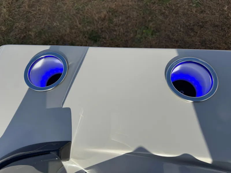 Slide: The Image of Bentley Pontoons Foward Fish 220 Swingback Pontoon & Honda 4-Stroke EFI 2026 - 38