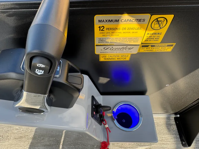 Slide: The Image of Bentley Pontoons Foward Fish 220 Swingback Pontoon & Honda 4-Stroke EFI 2026 - 39