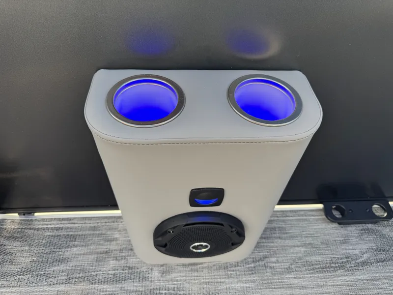 Slide: The Image of Bentley Pontoons Foward Fish 220 Swingback Pontoon & Honda 4-Stroke EFI 2026 - 40