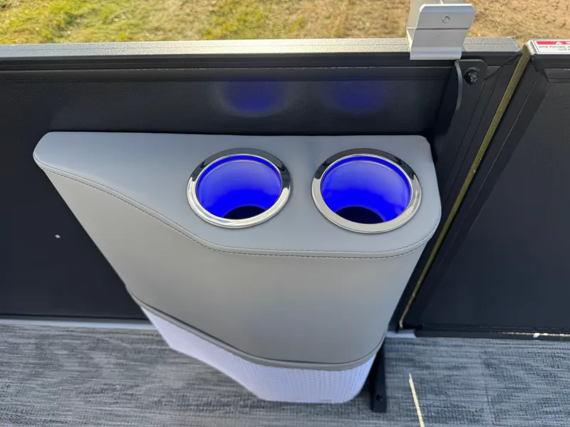 Slide: The Image of Bentley Pontoons Foward Fish 220 Swingback Pontoon & Honda 4-Stroke EFI 2026 - 41