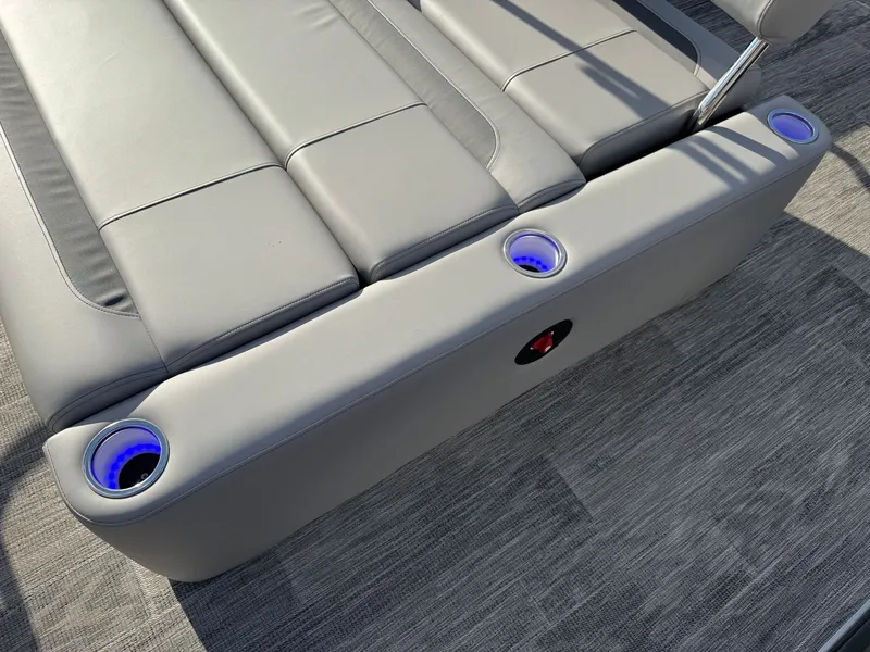 Slide: The Image of Bentley Pontoons Foward Fish 220 Swingback Pontoon & Honda 4-Stroke EFI 2026 - 43