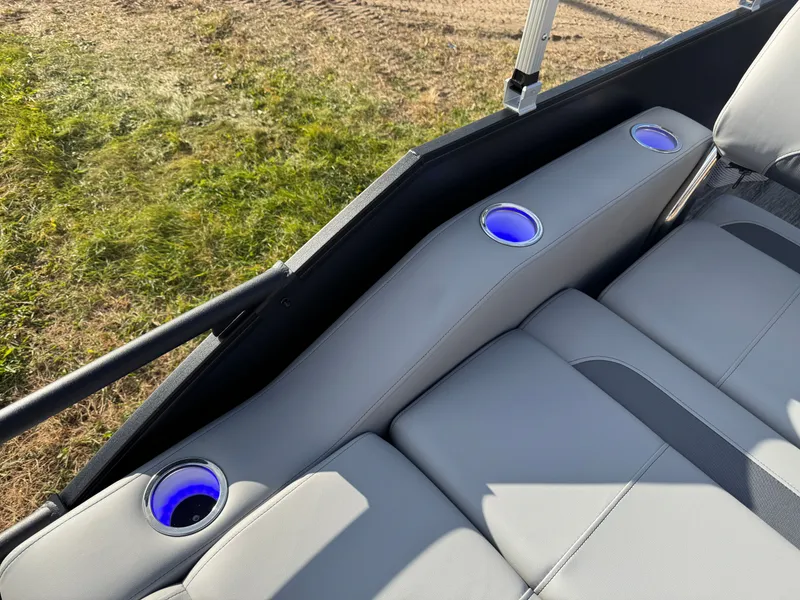 Slide: The Image of Bentley Pontoons Foward Fish 220 Swingback Pontoon & Honda 4-Stroke EFI 2026 - 44