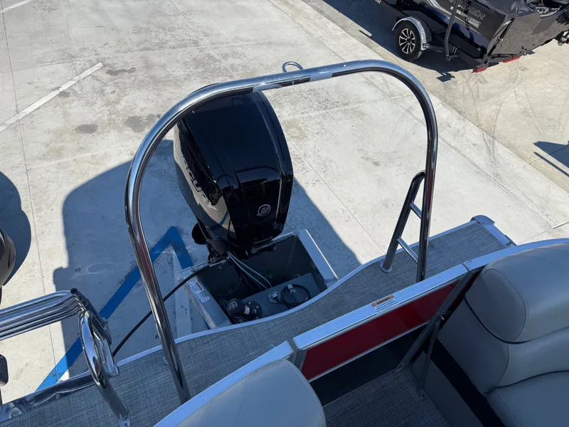 Slide: The Image of South Bay LE Series 222RS LE w/ 90HP Mercury! 2023 - 5