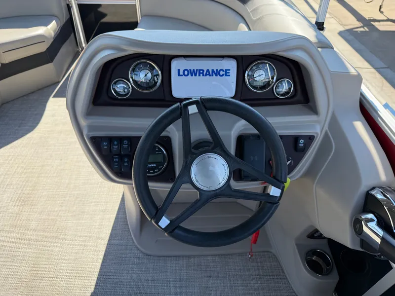 Slide: The Image of South Bay LE Series 222RS LE w/ 90HP Mercury! 2023 - 6