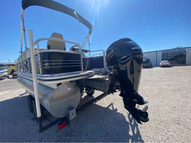 Slide: The Image of Lowe SF 214 Sport Fish 2015 - 5