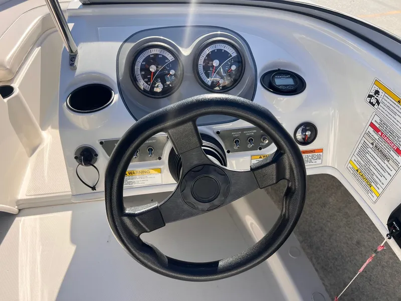 Slide: The Image of Bayliner 175 Bowrider 2014 - 11