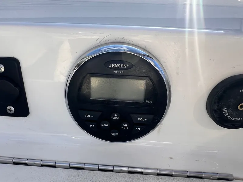 Slide: The Image of Bayliner 175 Bowrider 2014 - 12