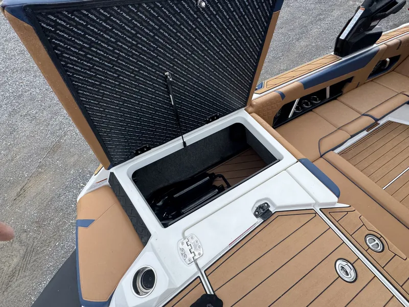 Slide: The Image of Nautique Super Air Nautique GS22 2023 - 31