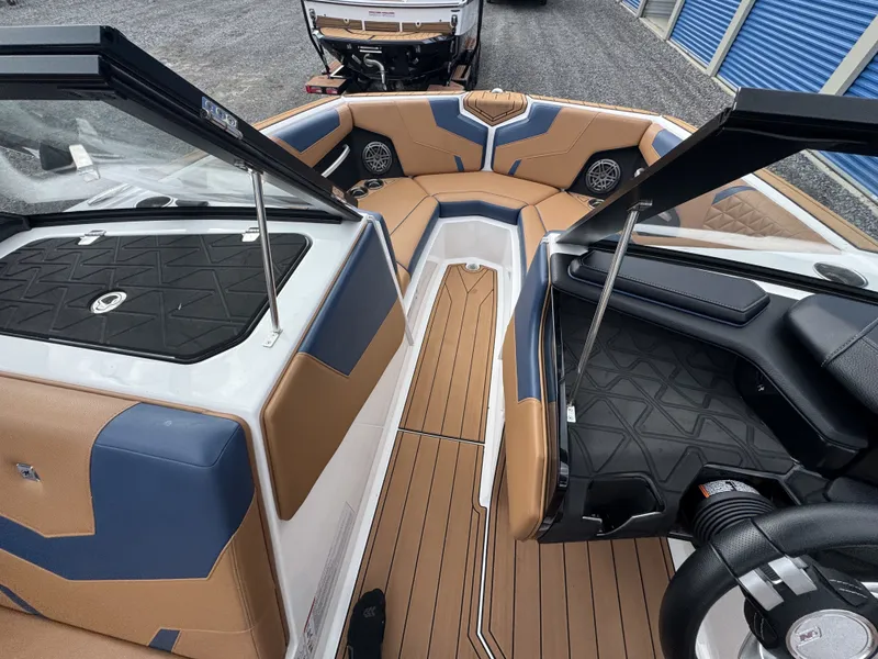 Slide: The Image of Nautique Super Air Nautique GS22 2023 - 36