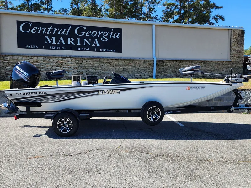 Slide: The Image of Lowe Stinger 198 2017 - 4