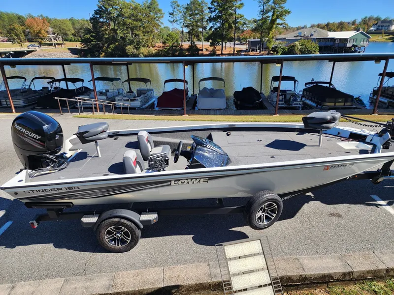 Slide: The Image of Lowe Stinger 198 2017 - 5