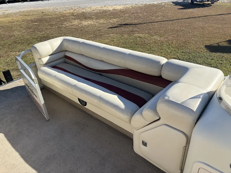 Slide: The Image of Bennington 2275LX 2000 - 14